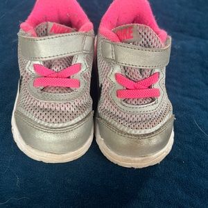Nike walking/running sneakers toddler size 5